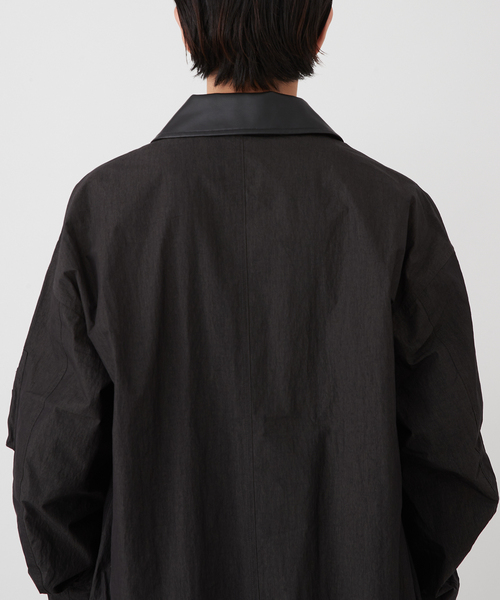 B.C STOCK（ベーセーストック）の「【Deux Allures/ドゥ アリュール】レザーカラー ショートブルゾン（ミリタリージャケット・メンズ・チャコールグレー/ブラウン・MEDIUM/LARGE）」の20枚目の写真