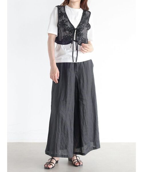 FIKA.(フィーカ)の「Ladder lace skipper vest(ベスト・レディース・ホワイト/ブラック・MEDIUM)」の7枚目の写真