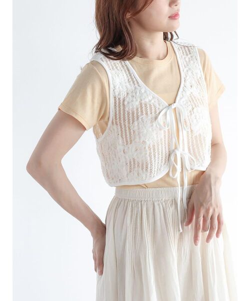 FIKA.(フィーカ)の「Ladder lace skipper vest(ベスト・レディース・ホワイト/ブラック・MEDIUM)」の14枚目の写真