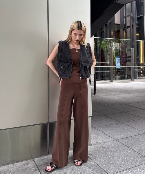 Ameri(アメリ)の「WAVE TANK KNIT SETUP(つなぎ/オールインワン・レディース・ベージュ/ブラウン/ライトブルー・SMALL/MEDIUM)」の9枚目の写真