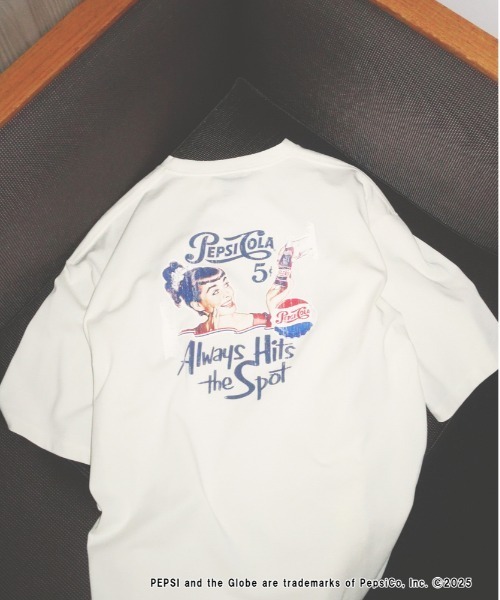 Right-on(ライトオン)の「【店頭で人気】【PEPSI】グラフィックプリントTシャツ(Tシャツ/カットソー・メンズ・キナリ/ダークグレー/ホワイト・M/L/XL)」の3枚目の写真
