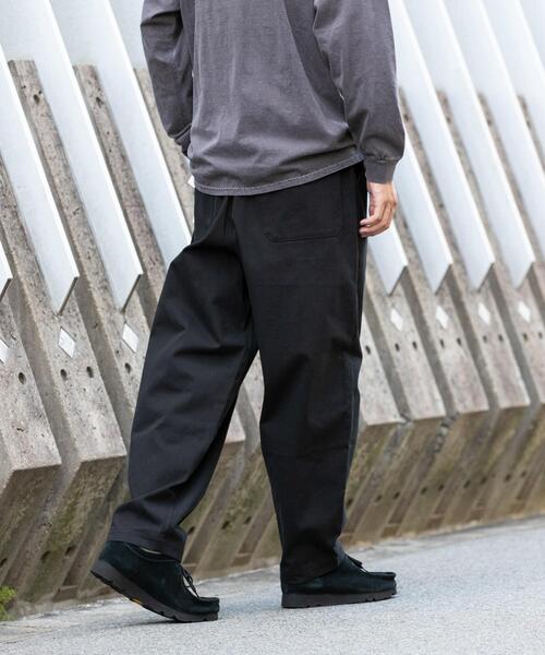 URBAN RESEARCH Sonny Label（アーバンリサーチサニーレーベル）の「ベーシックワイドイージーチノパンツ（その他パンツ・メンズ・ベージュ/ネイビー/ブラック/チャコールグレー・SMALL/MEDIUM/LARGE）」の5枚目の写真