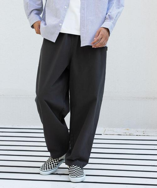 URBAN RESEARCH Sonny Label（アーバンリサーチサニーレーベル）の「ベーシックワイドイージーチノパンツ（その他パンツ・メンズ・ベージュ/ネイビー/ブラック/チャコールグレー・SMALL/MEDIUM/LARGE）」の11枚目の写真