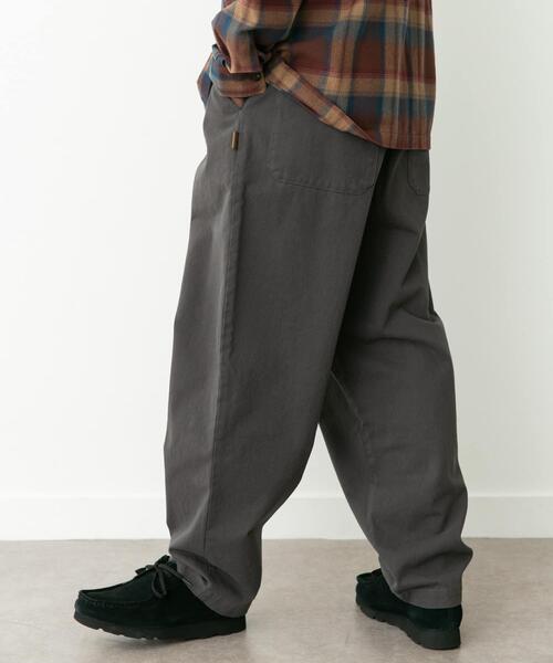 URBAN RESEARCH Sonny Label（アーバンリサーチサニーレーベル）の「ベーシックワイドイージーチノパンツ（その他パンツ・メンズ・ベージュ/ネイビー/ブラック/チャコールグレー・SMALL/MEDIUM/LARGE）」の16枚目の写真