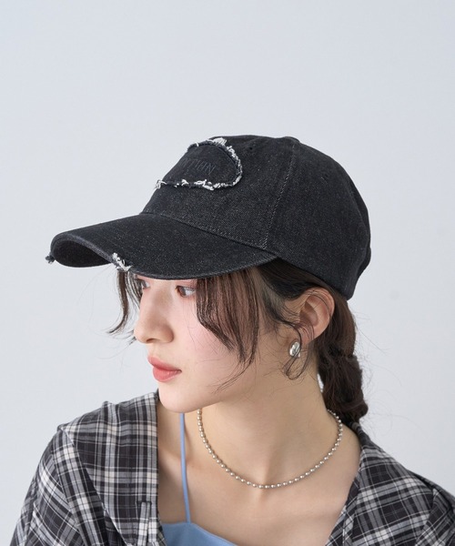 earth music&ecology(アースミュージックアンドエコロジー)の「ダメージロゴキャップ(ニットキャップ/ビーニー・レディース・チャコールグレー/アイボリー/レッド・FREE)」の9枚目の写真