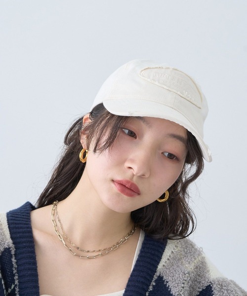 earth music&ecology(アースミュージックアンドエコロジー)の「ダメージロゴキャップ(ニットキャップ/ビーニー・レディース・チャコールグレー/アイボリー/レッド・FREE)」の15枚目の写真