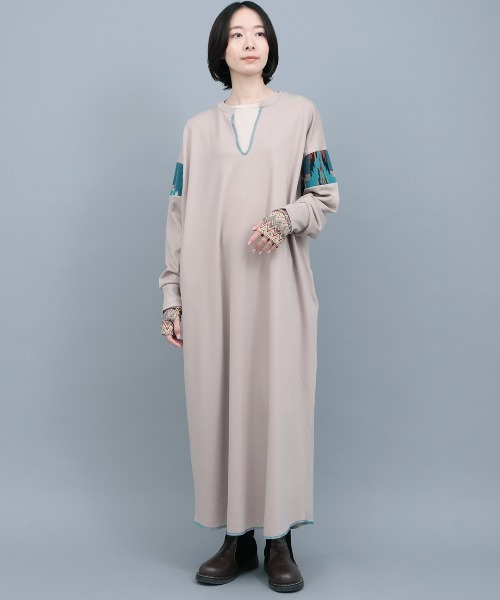 チチカカ(チチカカ)の「裏シャギースリットネックワンピース(ワンピース・レディース・ベージュ/グリーン/ブラック・FREE)」の5枚目の写真