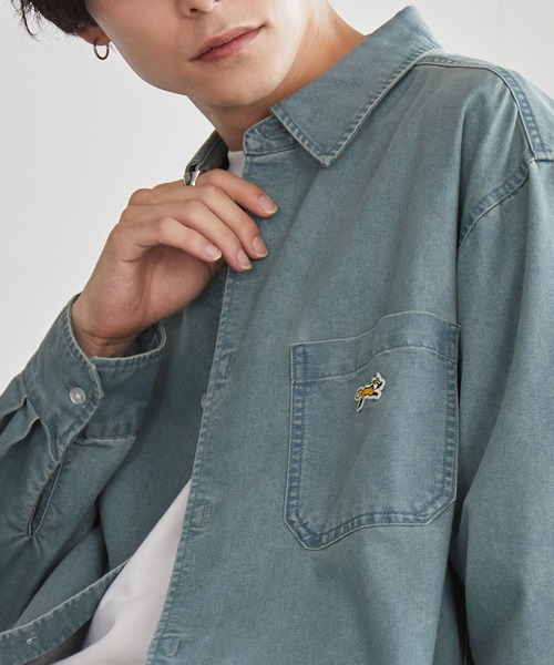 PENNEYS（ぺニーズ）の「PENNEYS/ペニーズ 別注 THE FOX ロゴ ワンポイントワッペン刺繍  ヴィンテージ加工 オーバーサイズ レギュラーカラー  デニムシャツ（シャツ/ブラウス・レディース・ネイビー/ブラック/ブルー・L/M）」の5枚目の写真
