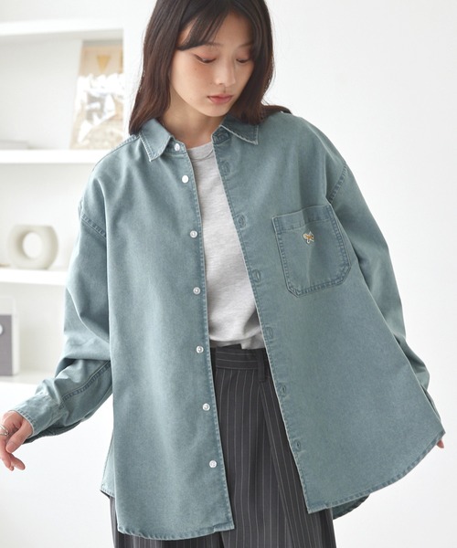 PENNEYS（ぺニーズ）の「PENNEYS/ペニーズ 別注 THE FOX ロゴ ワンポイントワッペン刺繍  ヴィンテージ加工 オーバーサイズ レギュラーカラー  デニムシャツ（シャツ/ブラウス・レディース・ネイビー/ブラック/ブルー・L/M）」の20枚目の写真