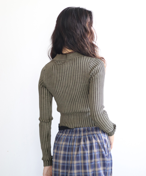 Guess（ゲス）の「GUESS/ゲス GO SHIRRED TIE CARDIGAN（ニット/セーター・レディース・チャコールグレー・SMALL）」の3枚目の写真