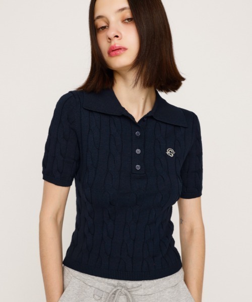 SLY（スライ）の「CABLE POLO KNIT TOPS ケーブル ポロニット トップス 秋服 半袖（ポロシャツ・レディース・ネイビー/アイボリー/ライトブルー/杢グレー・FREE）」の4枚目の写真