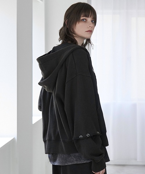 Spielio(シュピーリオ)の「【Spielio】Vintage-like detachable sweatshirt hoodie/ヴィンテージライクデタッチャブルスウェットパーカー(2WAY)(パーカー・メンズ・ブラック/ブラウン/グレー・S/M/L)」の2枚目の写真