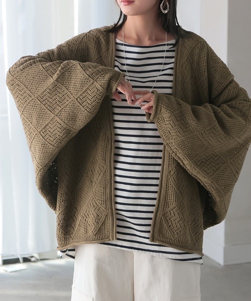 HUG.U(ハグユー)の「透かし編みドルマンカーディガン(カーディガン/ボレロ・レディース・ブラウン/レッド/グレー/ブラック・FREE)」の9枚目の写真