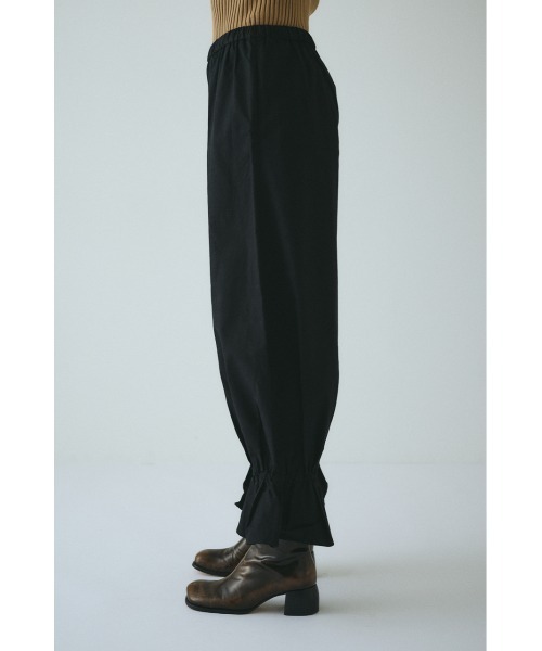 HeRIN.CYE(ヘリンドットサイ)の「Frill hem balloon pants フリルヘムバルーンパンツ(その他パンツ・レディース・マジェンタ/ブラック・36/38)」の13枚目の写真