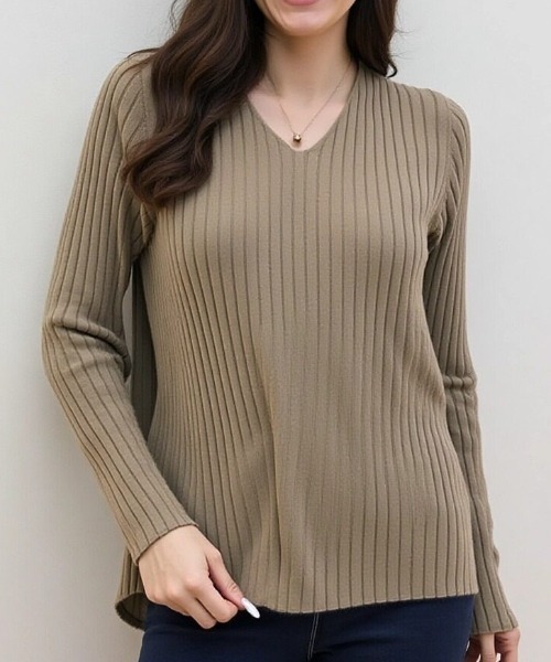 cammie(キャミー)の「Vネックシンプルリブニット(ニット/セーター・レディース・パープル/グレー/ブラック/モカ・F)」の4枚目の写真