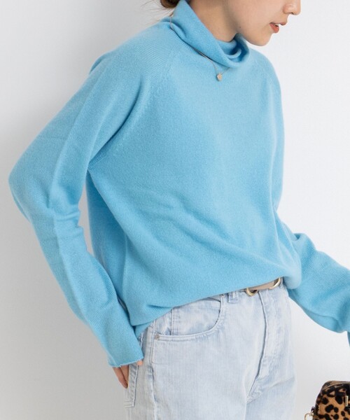 Rie Miller（リエミラー）の「PUREカシミヤタートルネックニット（ニット/セーター・レディース・ベビーピンク/サックスブルー/チャコールグレー/イエロー/ブラウン/グリーン・38）」の5枚目の写真