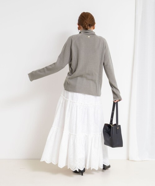 Rie Miller（リエミラー）の「PUREカシミヤタートルネックニット（ニット/セーター・レディース・ベビーピンク/サックスブルー/チャコールグレー/イエロー/ブラウン/グリーン・38）」の9枚目の写真