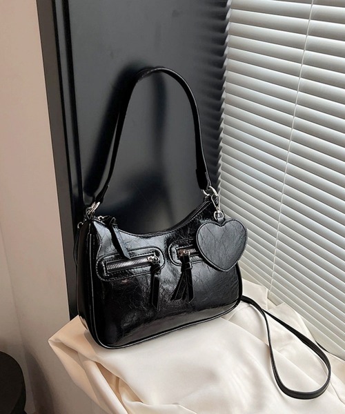 Miniministore(ミニミニストア)の「レトロショルダーバッグ ハートチャーム付(ショルダーバッグ・レディース・アイボリー/ブラック/ブラウン/キャメル/ワインレッド・FREE)」の9枚目の写真