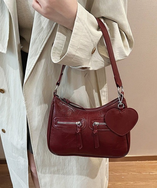 Miniministore(ミニミニストア)の「レトロショルダーバッグ ハートチャーム付(ショルダーバッグ・レディース・アイボリー/ブラック/ブラウン/キャメル/ワインレッド・FREE)」の18枚目の写真