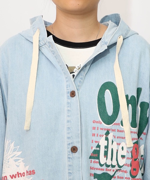 ScoLar（スカラー）の「153607：スカラーグラフィック柄デニムコート（デニムジャケット・レディース・ブルー/ネイビー・M）」の17枚目の写真