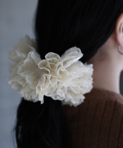 GOOD SQUISH(グッドスクイッシュ)の「Wedding on a Wednesday(シュシュ・レディース・アイボリー・ONE SIZE)」の5枚目の写真