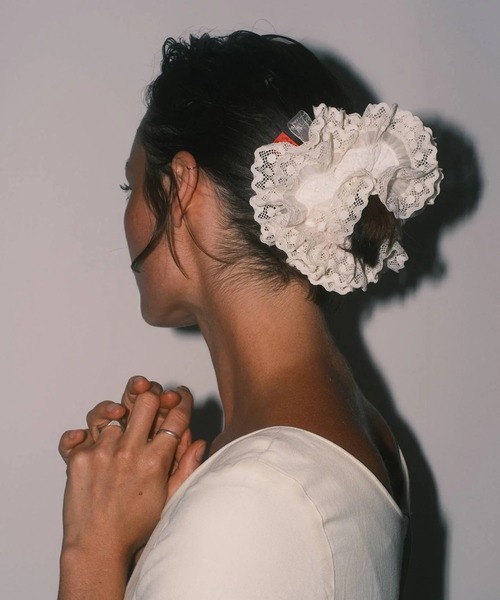 GOOD SQUISH(グッドスクイッシュ)の「Wedding on a Wednesday(シュシュ・レディース・アイボリー・ONE SIZE)」の8枚目の写真