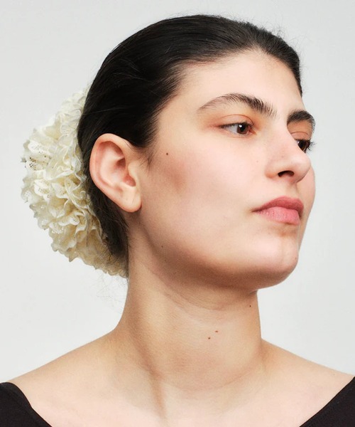 GOOD SQUISH(グッドスクイッシュ)の「Wedding on a Wednesday(シュシュ・レディース・アイボリー・ONE SIZE)」の4枚目の写真