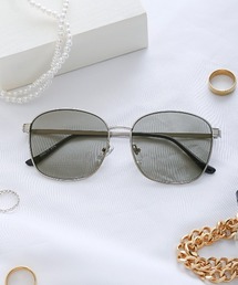 LUXSTYLE（ラグスタイル）の「UVカット細縁ビッグスクエアサングラス（サングラス）」