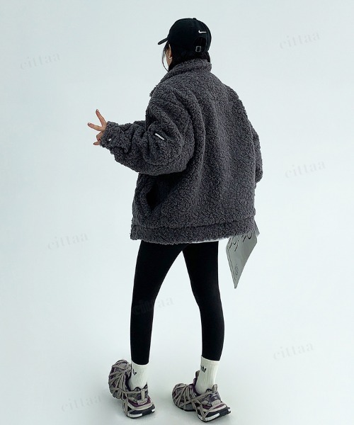 Dalfwin（ダールフィン）の「韓国ファッション 袖ラベルボアジャケット（ブルゾン・レディース・ベージュ/ブラック/グレー・FREE）」の22枚目の写真