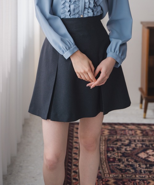 MISCH MASCH(ミッシュマッシュ)の「スパンラメアソートミニスカート(スカート・レディース・ブラック/チャコールグレー/ベージュ/レッド・M/S)」の9枚目の写真