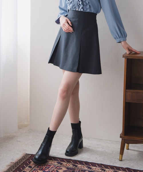 MISCH MASCH(ミッシュマッシュ)の「スパンラメアソートミニスカート(スカート・レディース・ブラック/チャコールグレー/ベージュ/レッド・M/S)」の10枚目の写真