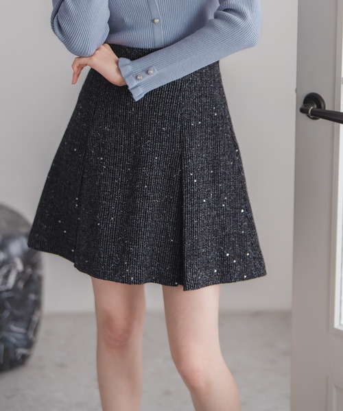 MISCH MASCH(ミッシュマッシュ)の「スパンラメアソートミニスカート(スカート・レディース・ブラック/チャコールグレー/ベージュ/レッド・M/S)」の12枚目の写真