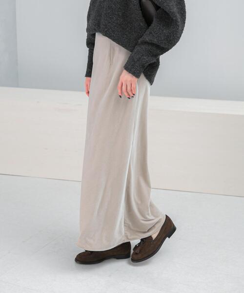 URBAN RESEARCH ROSSO WOMEN（アーバンリサーチ　ロッソ）の「ベロアロングスカート（スカート・レディース・ベージュ系その他/ブルー・38/36）」の2枚目の写真