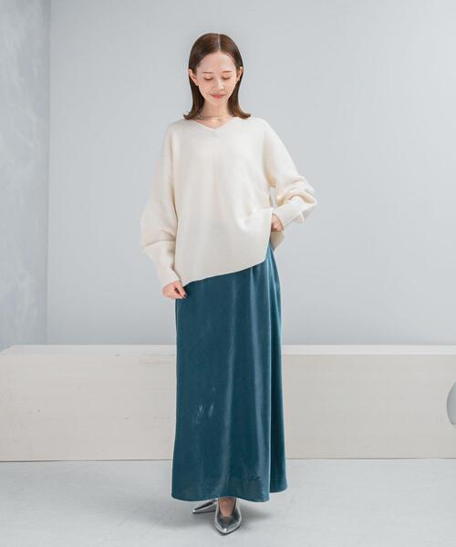 URBAN RESEARCH ROSSO WOMEN（アーバンリサーチ　ロッソ）の「ベロアロングスカート（スカート・レディース・ベージュ系その他/ブルー・38/36）」の15枚目の写真
