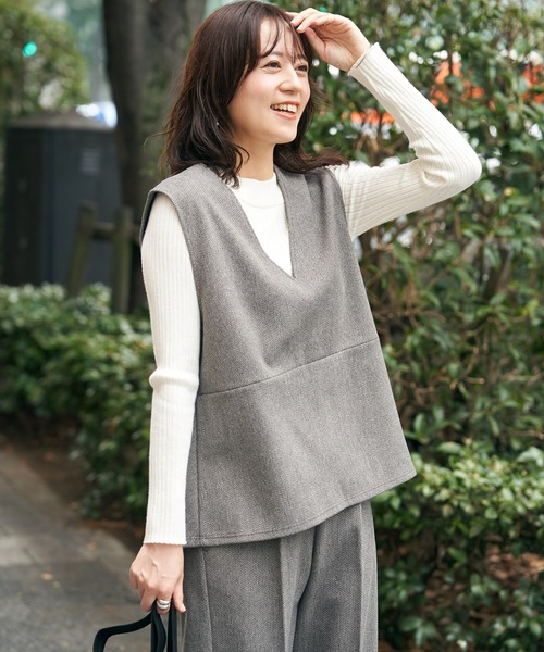 IKKA LOUNGE（イッカラウンジ）の「【2点セット】GOKU楽ペプラムジレセット（パンツドレス・レディース・ブラック/モカ/チャコール・M/L/S）」の6枚目の写真