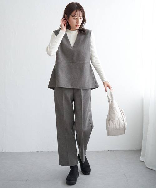 IKKA LOUNGE（イッカラウンジ）の「【2点セット】GOKU楽ペプラムジレセット（パンツドレス・レディース・ブラック/モカ/チャコール・M/L/S）」の10枚目の写真