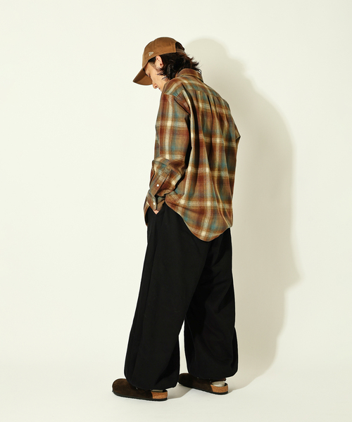 JOURNAL STANDARD（ジャーナルスタンダード）の「コントアー スウェット トラウザー パンツ（スウェットパンツ・メンズ・ブラック/チャコールグレー/ライトグレー・MEDIUM/LARGE）」の21枚目の写真