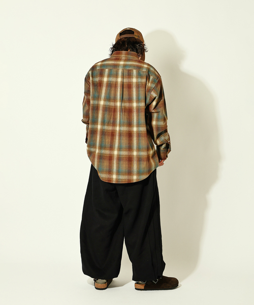 JOURNAL STANDARD（ジャーナルスタンダード）の「コントアー スウェット トラウザー パンツ（スウェットパンツ・メンズ・ブラック/チャコールグレー/ライトグレー・MEDIUM/LARGE）」の18枚目の写真