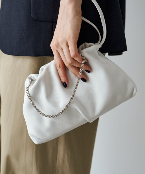 russet（ラシット）の「レザー巾着4WAYミニショルダーバッグ（ショルダーバッグ・レディース・ホワイト/ブラック/サックスブルー/シルバー/レッド・FREE）」の7枚目の写真