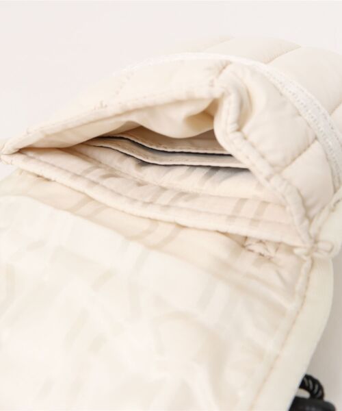 HUNTER(ハンター)の「【RES】【HUNTER】NTREPID PUFFER ESSENTIAL PHONE POUCH(ショルダーバッグ・レディース・オフホワイト/ブラック・FREE)」の8枚目の写真