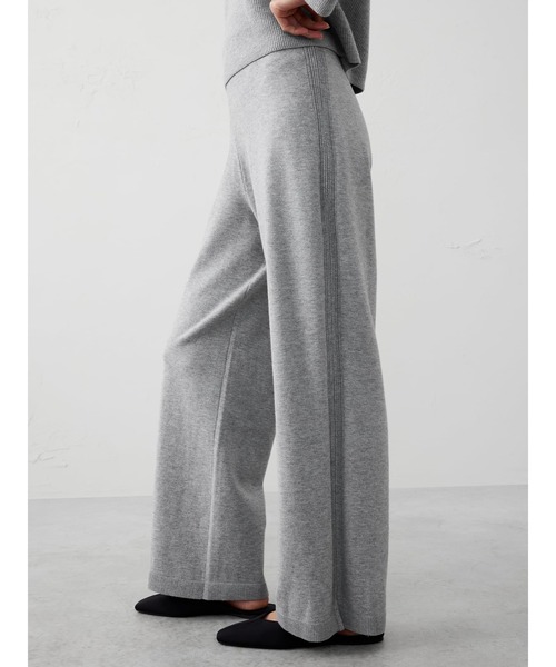 BANANA REPUBLIC FACTORY STORE(バナナリパブリック ファクトリーストア)の「BANANA REPUBLIC FACTORY STORE ワイドレッグ ミッドライズ プルオン セーターパンツ(その他パンツ・レディース・ネイビー/ライトグレー・L/M/S/XS)」の1枚目の写真