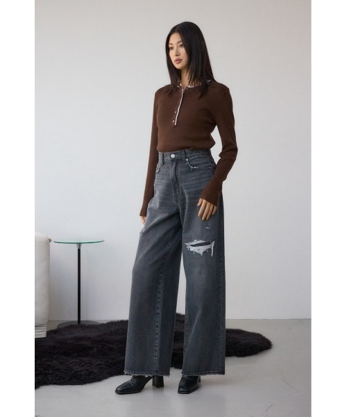 AZUL by moussy(アズールバイマウジー)の「AZUL DENIM リペアワイドデニム(デニムパンツ・レディース・ライトブルー/ライトブラック・SMALL/MEDIUM)」の4枚目の写真