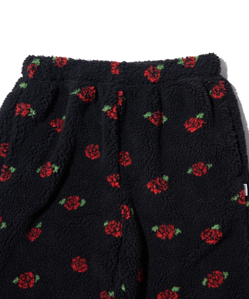 YOUHEE(ユヒ)の「ROSE PATTERN FLEECE PANTS BLACK(スウェットパンツ・レディース・その他・FREE)」の3枚目の写真
