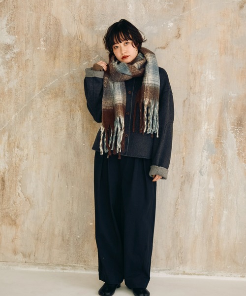 Crisp（クリスプ）の「チェックフリンジマフラー（マフラー・レディース・グリーン/アイボリー/ブルー・FREE）」の11枚目の写真