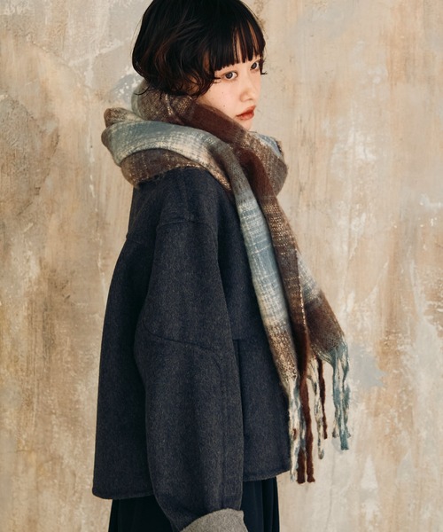 Crisp（クリスプ）の「チェックフリンジマフラー（マフラー・レディース・グリーン/アイボリー/ブルー・FREE）」の13枚目の写真