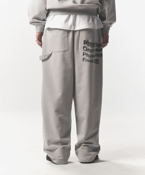 PHYSICAL DEPARTMENT(フィジカル デパートメント)の「オーバータイポスプレーダイングフード_グレー(パーカー・レディース・その他・LARGE/X-LARGE/MEDIUM)」の6枚目の写真