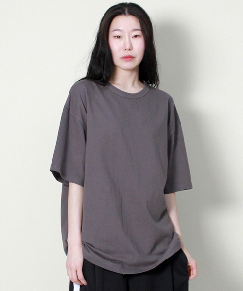 DEMARC(ドゥマーク)の「オーバーサイズ 無地 レイヤード 半袖Tシャツ チャコール(Tシャツ/カットソー・レディース・その他・MEDIUM/LARGE)」の2枚目の写真