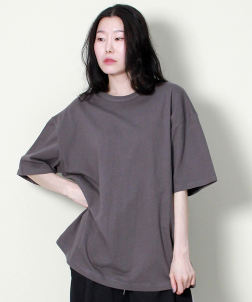 DEMARC(ドゥマーク)の「オーバーサイズ 無地 レイヤード 半袖Tシャツ チャコール(Tシャツ/カットソー・レディース・その他・MEDIUM/LARGE)」の3枚目の写真