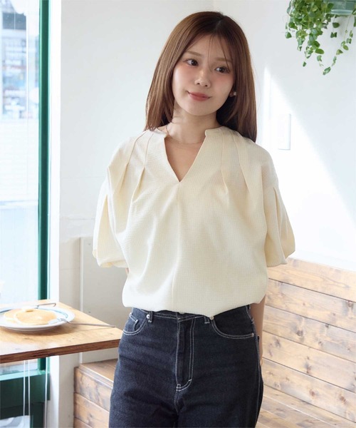 titivate（ティティベイト）の「ボリュームスリーブスキッパーブラウス（シャツ/ブラウス・レディース・クリーム/オフホワイト/ブラック・L/M/S）」の12枚目の写真