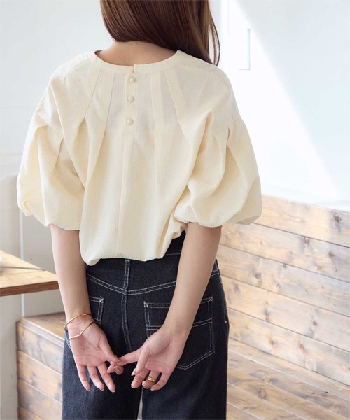 titivate（ティティベイト）の「ボリュームスリーブスキッパーブラウス（シャツ/ブラウス・レディース・クリーム/オフホワイト/ブラック・L/M/S）」の14枚目の写真